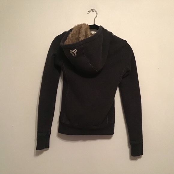 Aritzia TNA Faux Fur Lined Pacific Hoodie - Picture 3 of 4